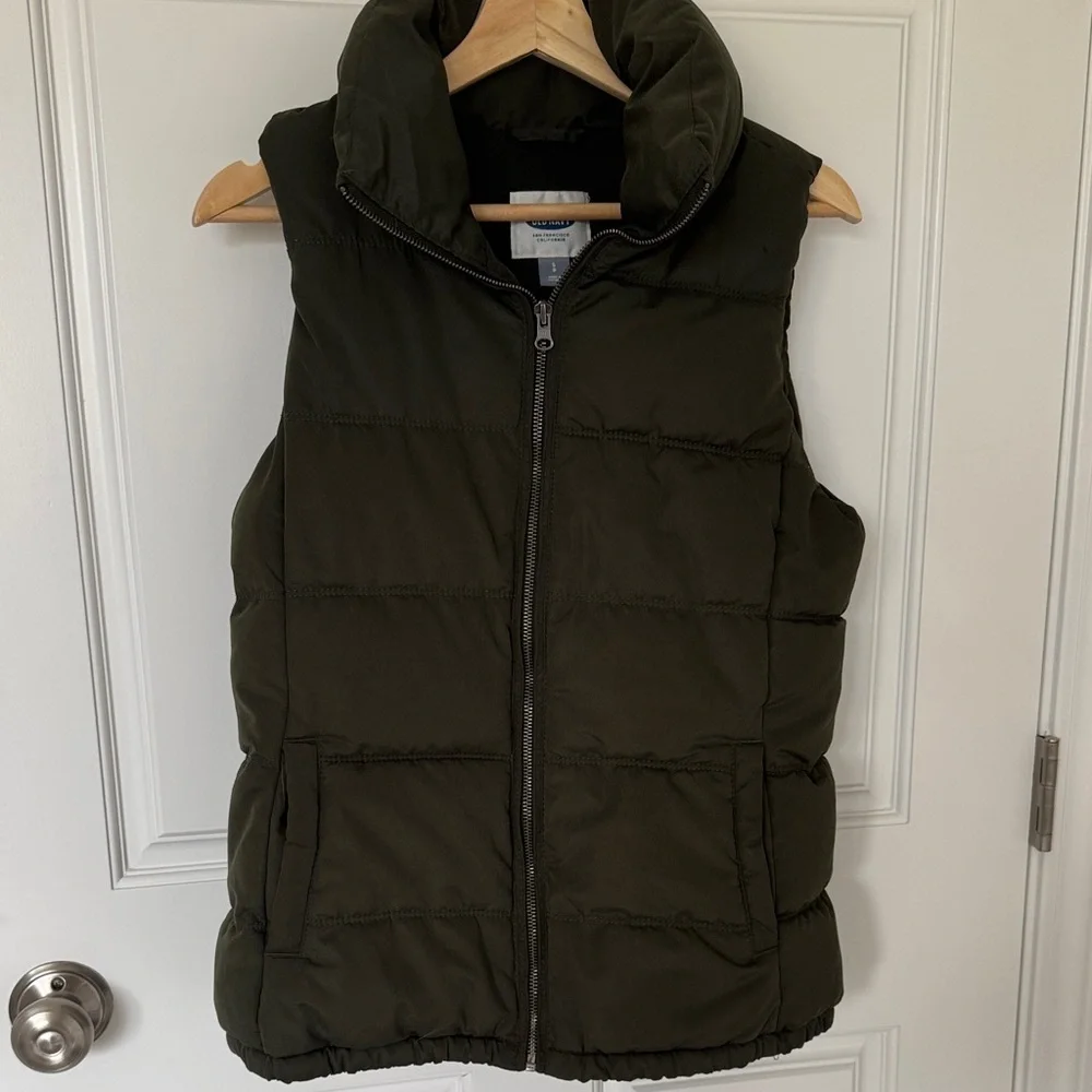 Old Navy Green Puffer Vest
